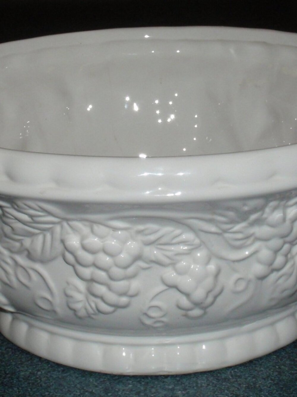 10" Vintage AAA Imports Inc Decoware Pottery Bowl Planter White Grape Vine Round